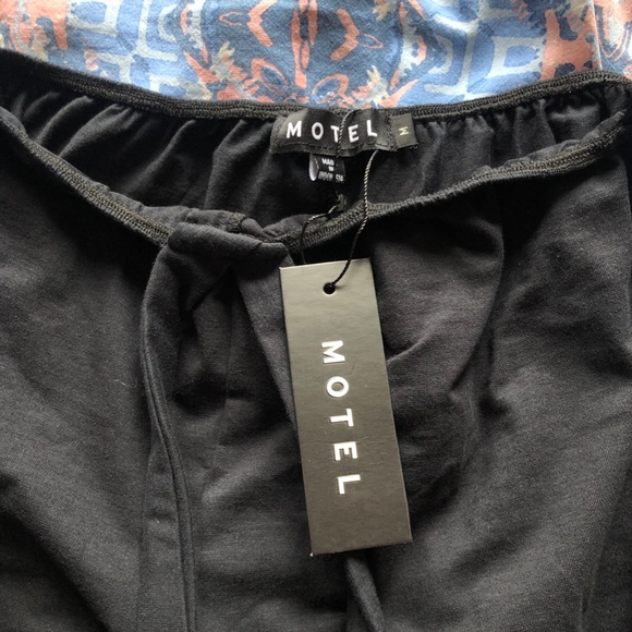 Flared Black Pants - Picture 3 of 4